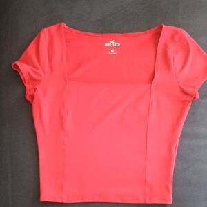 Hollister Women's Vibrant Red Crop Top